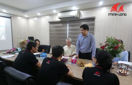 Chuyên gia quản trị nhân sự Nhật Bản tham quan nhà máy Gỗ Minh Long