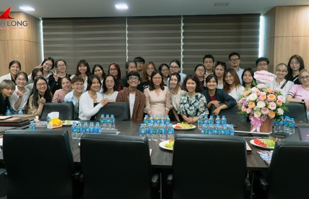 Sinh viên Khoa kinh tế Đối ngoại – Đại học Kinh tế - Luật (ĐHQG TPHCM) tham quan Gỗ Minh Long