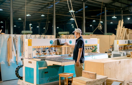 Chuỗi giá trị ngành gỗ nội thất: Vì sao nhà máy tạo ra nhiều nhất nhưng hưởng ít nhất?