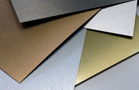 Một tấm laminate kim loại được...