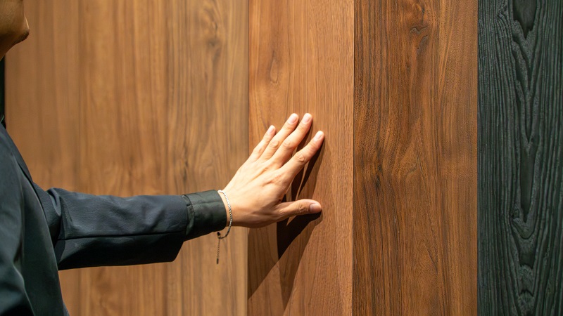 Tông màu nâu gần gũi với người Việt