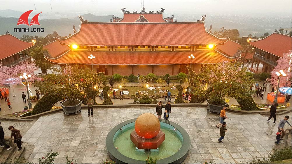 Ngôi chùa nằm trong hệ thống thiền phái Trúc Lâm Yên Tử do vua Trần Nhân Tông sáng lập