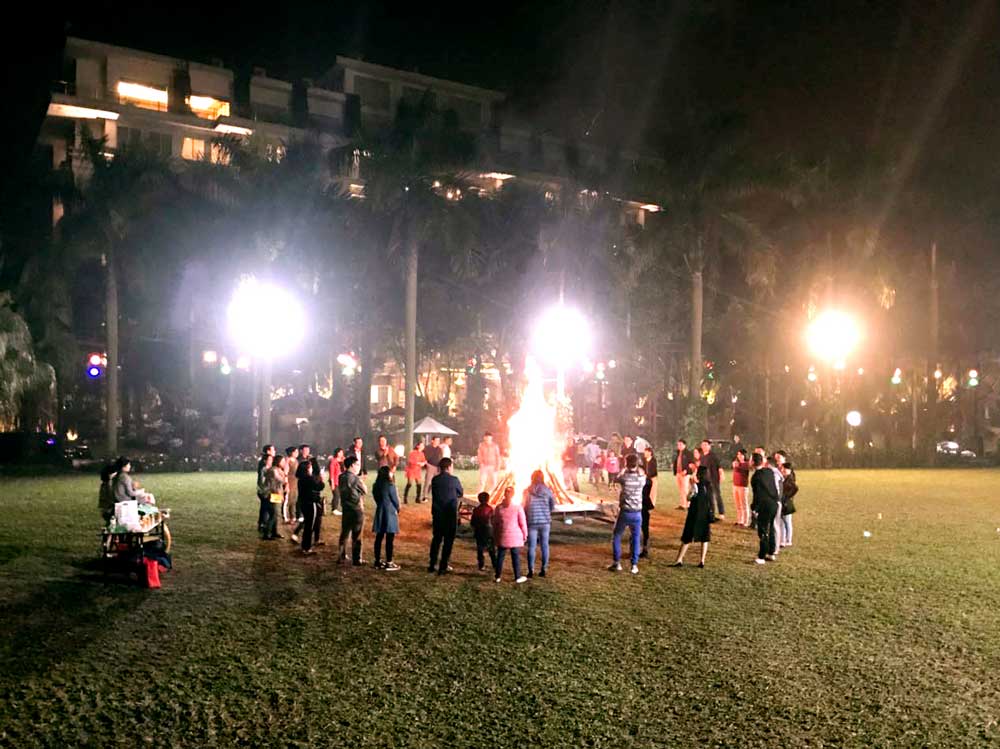 Các thành viên tham gia Kick off đã có một đêm lửa trại đáng nhớ